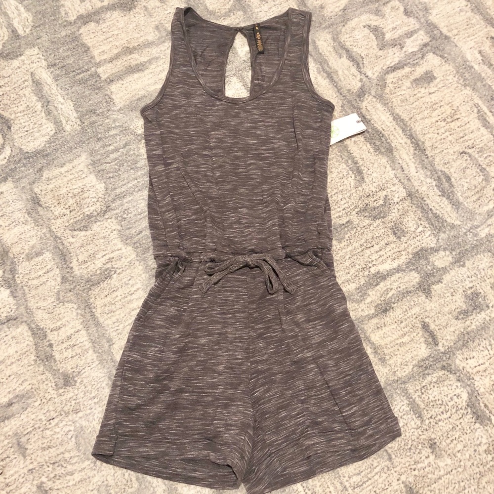 [Gaiam] NWT Gray Romper